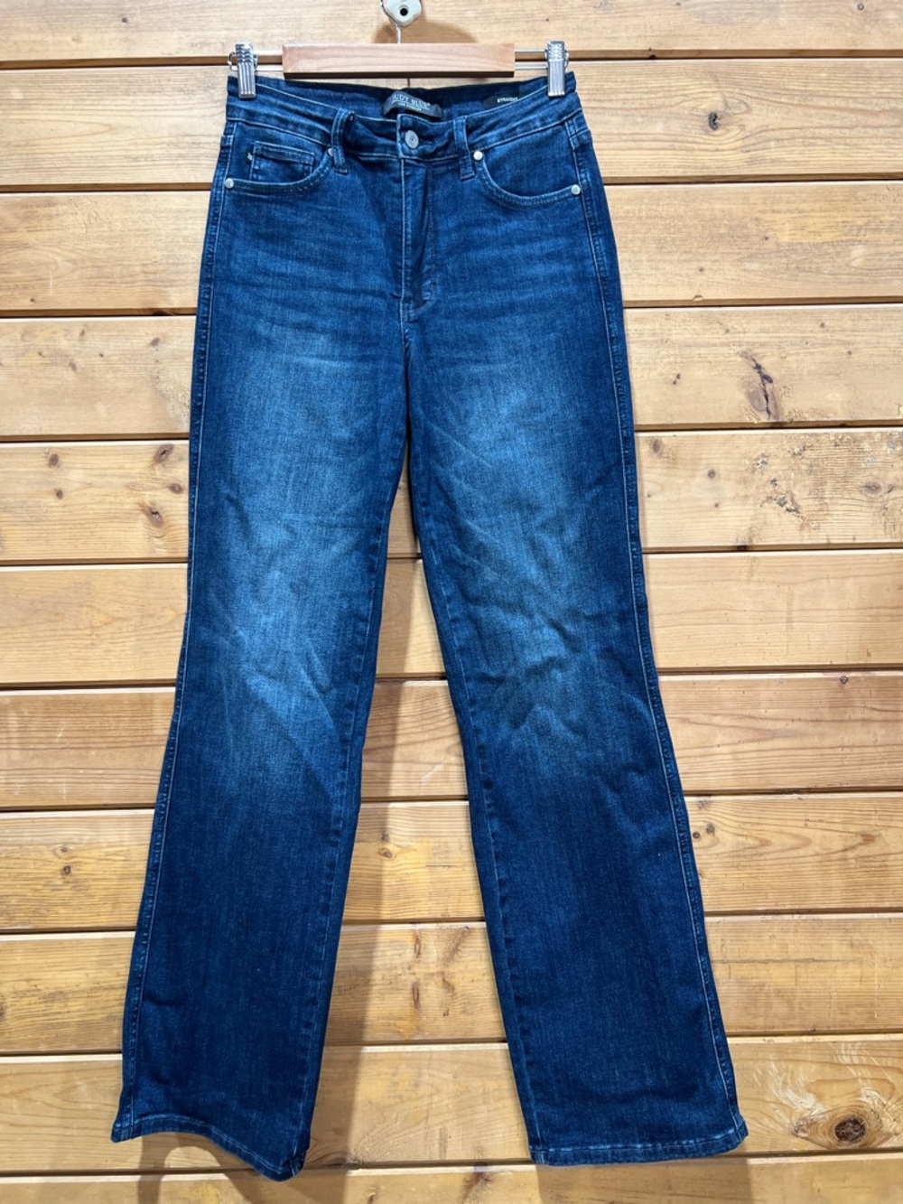Judy Blue “Hear Me Out” Tummy Control Straight Leg Jeans Women’s 5/27